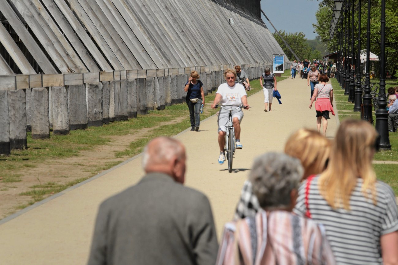 Bon turystyczny dla emerytów i rencistów ma szansę pojawić się późnym latem 2021 roku.