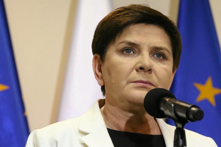 Beata Szydło apeluje, by nie zmieniać formy wypłacania 500 plus.