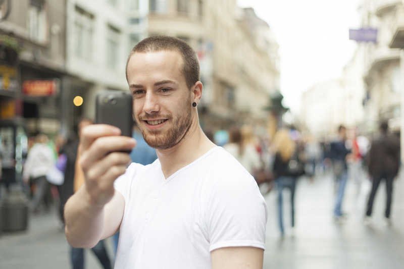 Smartfony, tablety i mobilny internet wyeliminowały z naszego życia nudę. Zjawisko Smart Boredom staje się w Polsce powszechne.